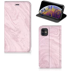 Apple iPhone 11 Standcase Marble Pink - Origineel Cadeau Vriendin