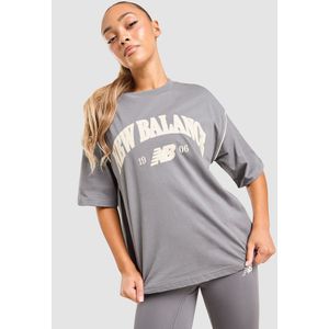 New Balance Varsity Boyfriend T-Shirt - Grijs- Dames, Grijs