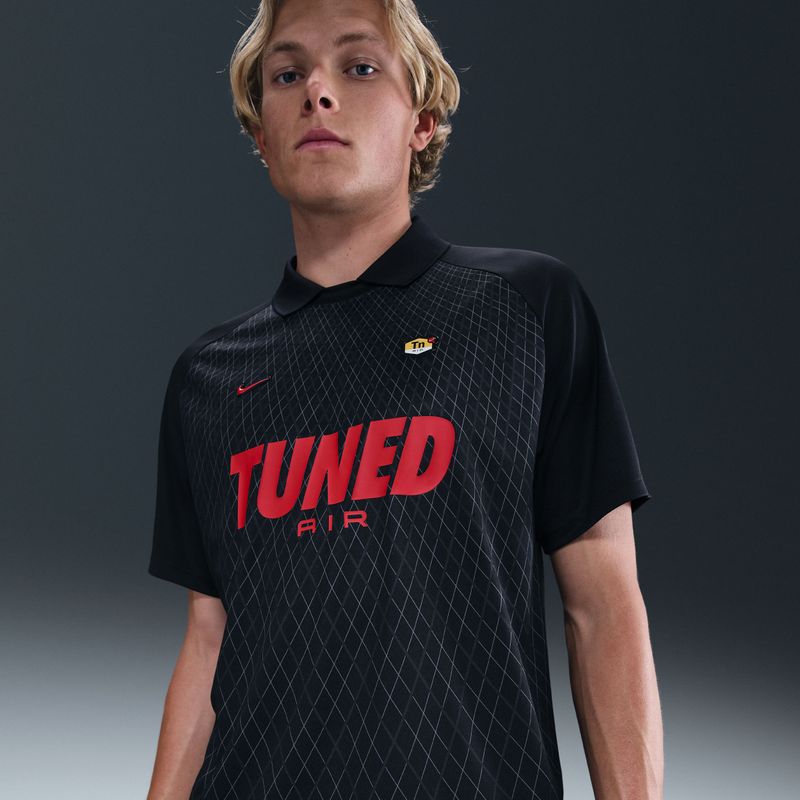 Nike - Tuned - T-shirt - Zwart - Poly Jersey