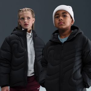 Nike Swoosh Therma-FIT ruimvallend gewatteerd kinderjack - Zwart