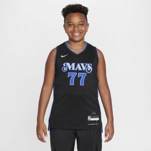 Luka Dončić Dallas Mavericks 2023/24 City Edition Nike Swingman NBA-jersey met Dri-FIT voor kids - Zwart
