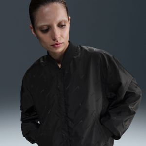 Nike Destroyer oversized damesjack met monogram - Zwart