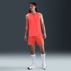 Nike Challenger multifunctionele 2-in-1 herenshorts met Dri-FIT (13 cm) - Rood