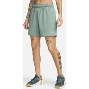 Nike Attack ongevoerde fitnesshorts met Dri-FIT en halfhoge taille voor dames (13 cm) - Groen