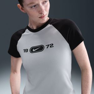 Nike Chill Knit - Aansluitend T-shirt - Wit