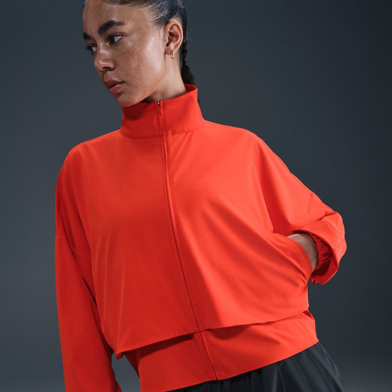 Nike 24.7 PerfectStretch oversized damesjack met Dri-FIT en rits over de hele lengte - Rood