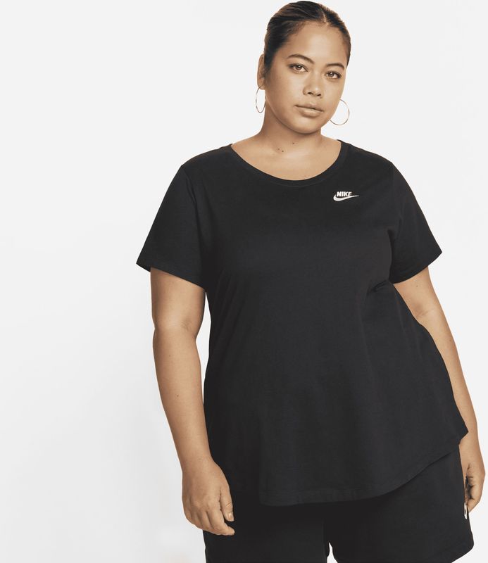 Nike - Club Essentials - T-shirt - Wit