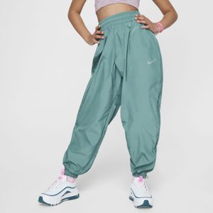 Nike Sportswear geweven meisjesbroek - Groen