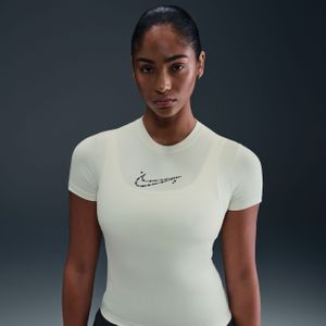 Nike aansluitend kort T-shirt voor dames - Bruin