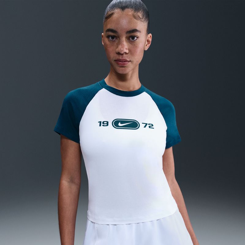 Nike Chill Knit - Aansluitend T-shirt - Wit