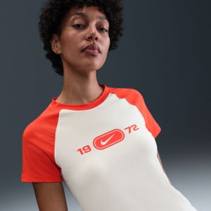 Nike Chill Knit - Aansluitend T-shirt - Wit
