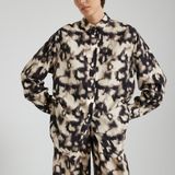 Soepel, bedrukte blouse ALFRIDA SAMSOE AND SAMSOE. Viscose materiaal. Maten M. Multicolor kleur