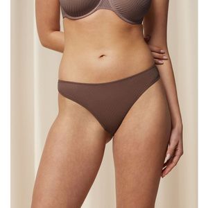 Slip taï Harmony Spotlight TRIUMPH. Polyamide materiaal. Maten 48 FR - 46 EU. Kastanje kleur