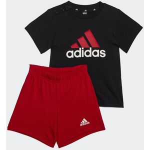 Ensemble T-shirt en short ADIDAS SPORTSWEAR. Katoen materiaal. Maten 6/9 mnd - 67/71 cm. Zwart kleur