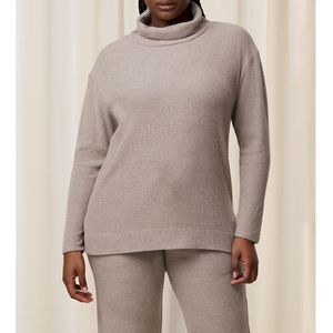 Sweater homewear Thermal MyWear TRIUMPH. Polyester materiaal. Maten 44 FR - 42 EU. Beige kleur