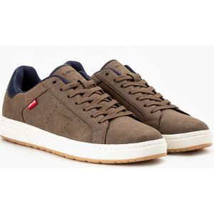 Sneakers Piper LEVI'S. Polyurethaan materiaal. Maten 42. Kastanje kleur