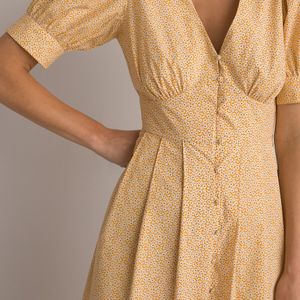 Wijd uitlopende jurk, V-hals, korte mouwen, bloemenprint LA REDOUTE COLLECTIONS. Katoen materiaal. Maten 36 FR - 34 EU. Geel kleur
