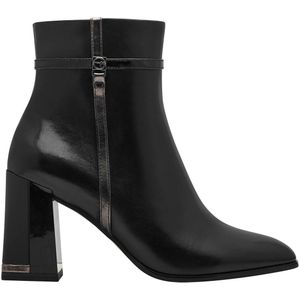 Puntige bottines met hak TAMARIS. Leer materiaal. Maten 40. Zwart kleur