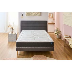Hybride matras veren en schuim, Triomphal BULTEX.  materiaal. Maten 130 x 190 cm. Wit kleur