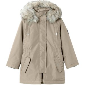 Parka met kap NAME IT. Polyester materiaal. Maten 14 jaar - 156 cm. Beige kleur