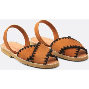 Platte sandalen in daim Avarca Cala MINORQUINES. Leer materiaal. Maten 37. Kastanje kleur