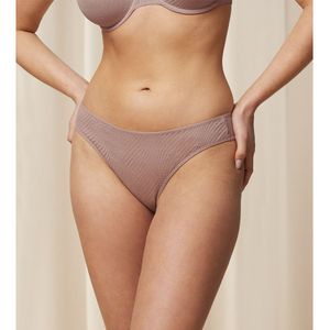 Slip taï Harmony Spotlight TRIUMPH. Polyamide materiaal. Maten 40 FR - 38 EU. Kastanje kleur