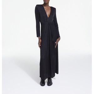 Lange, wijd uitlopende jurk met lange mouwen THE KOOPLES. Viscose materiaal. Maten 1(S). Zwart kleur