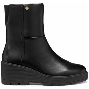 Leren laarzen met sleehak Miereille GEOX. Leer materiaal. Maten 38. Zwart kleur