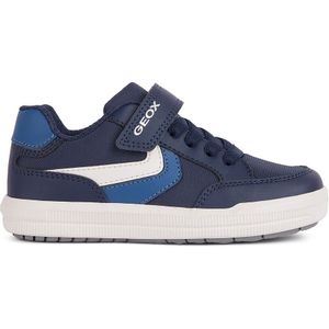 Ademende sneakers Arzach. GEOX. Polyurethaan materiaal. Maten 33. Blauw kleur