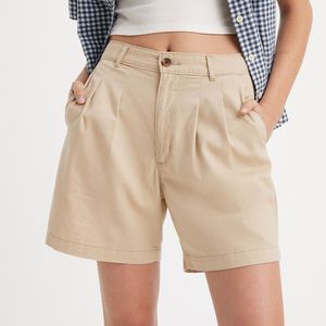 Short chino met plooien LEVI'S. Katoen materiaal. Maten 30 US - 38 EU. Beige kleur