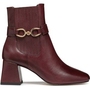 Bottines met hak Coronilla, leer GEOX. Leer materiaal. Maten 41. Rood kleur