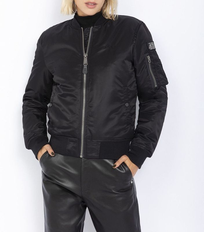 Bomberjasje AIRFORCE W RS SCHOTT. Nylon/polyamide materiaal. Maten XS. Zwart kleur