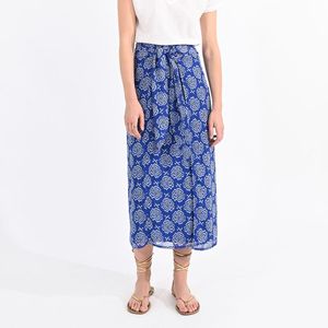 Lange rok, bedrukt en striklint MOLLY BRACKEN. Polyester materiaal. Maten M. Blauw kleur