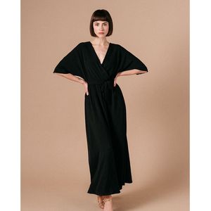 Lange jurk Laura, gekruiste hals, kimono mouwen GRACE AND MILA. Polyester materiaal. Maten S. Zwart kleur