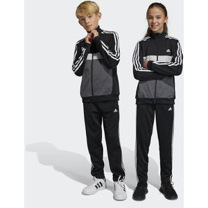 Trainingspak ADIDAS SPORTSWEAR. Molton materiaal. Maten 11/12 jaar - 144/150 cm. Zwart kleur