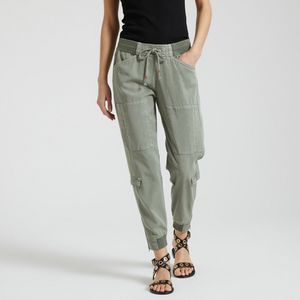 Cargo broek Celine Jazz FREEMAN T. PORTER. Tencel/lyocell materiaal. Maten 30 US - 38 EU. Groen kleur