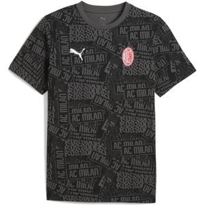 PUMA - FtblCulture All-Over Print Tee - T-shirt - Zwart/Rood - Gemaakt met 20% gerecycled katoen