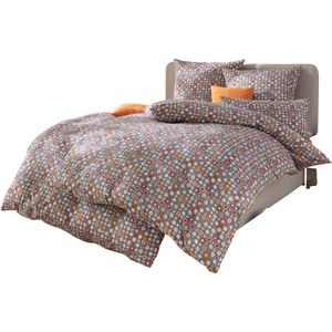 Bedtextiel in grijs/aardbei bedrukt