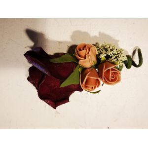 Corsage Roos Burgundy cava creme CEM41 Corsage Roos