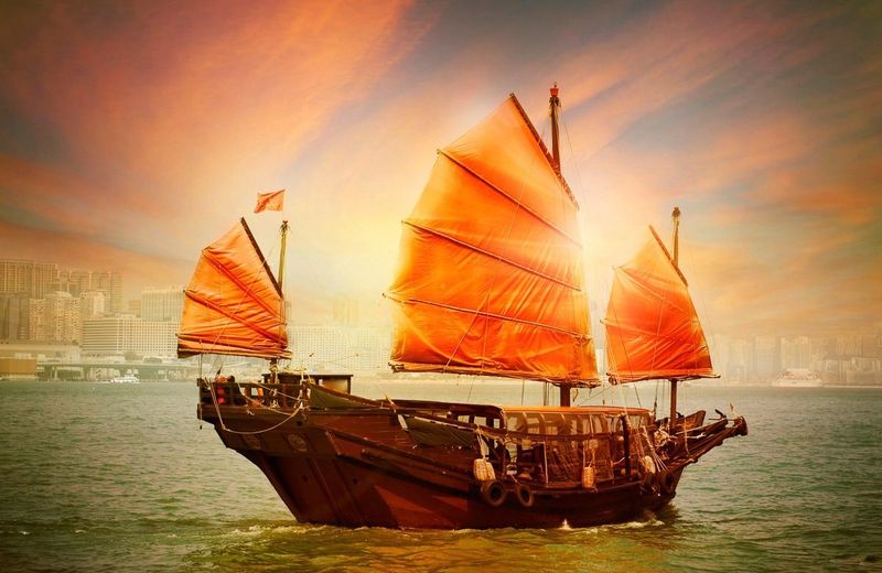 Papermoon Fototapete "DSCHUNKE-SEGEL SCHIFF CHINA MEER KÜSTE SONNE HONG KONG"