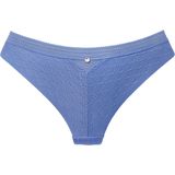 LASCANA String, aus Spitze in moderner Optik mit extraflachen Kanten