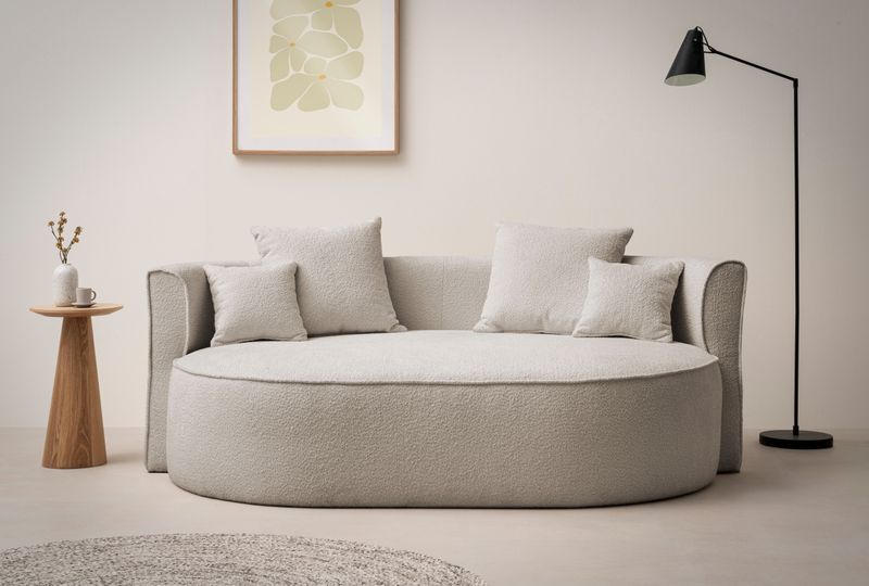 LeGer Home by Lena Gercke 2,5-Sitzer "Isalie, XXL-Couch in modernen Farben, Big-Sofa mit großer Liegefläche", (1 St.), moderne Stoffe, mit 4 Zierkissen, extra große Sitzfläche