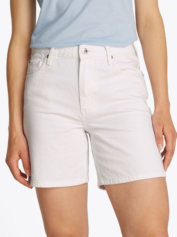 Tommy Hilfiger Shorts "DNM STRAIGHT SHORT RW WHITE", mit Logo-Badge