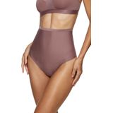 Triumph Shapingslip "Shape Smart Highwaist String", glättend und schmeichelnd