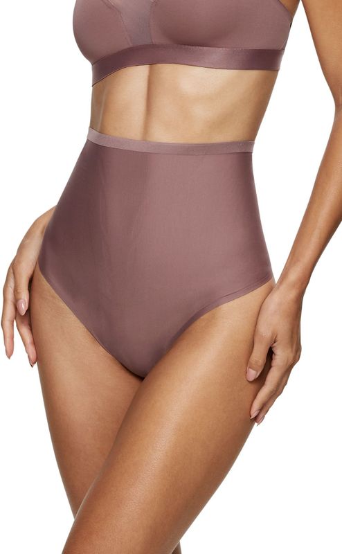 Triumph Shapingslip "Shape Smart Highwaist String", glättend und schmeichelnd
