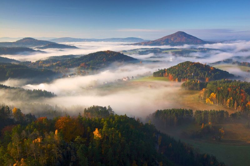 Papermoon Fototapete "Photo-Art MARTIN RAK, HERBST FAIRYTALE"