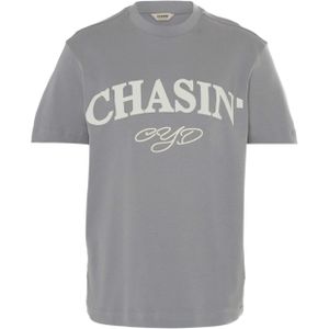 Chasin' T-shirt grijs (Maat: M) - Tekst - Halslijn: Ronde hals,
