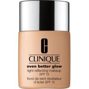 Clinique Even Better Even Better Glow Light Reflecting Makeup SPF15 CN 52 Neutral