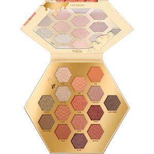 Catrice Disney Winnie The Pooh Eyeshadow Palette 030 It's a Good Day To Have a Good Day