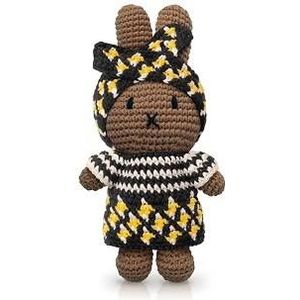 Just Dutch - Nina en haar Afro outfit